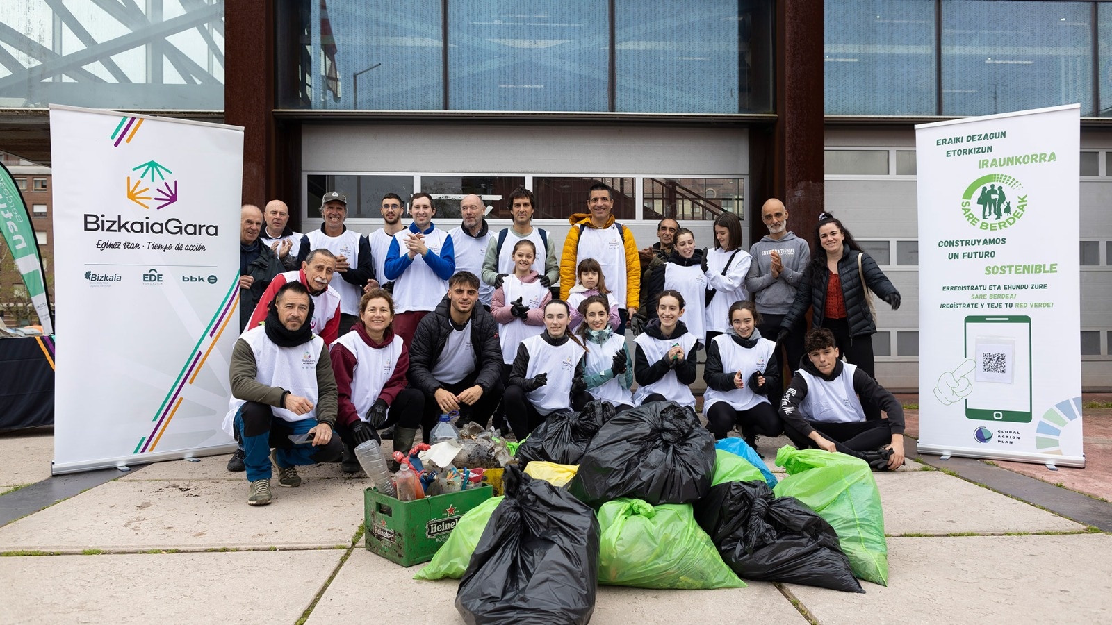 Activación Medioambiental: Experiencia limpieza del río Mañaria (Durango)